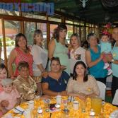 Baby Shower de Ana Lilia Vega en el Restaurante Los Jarrones