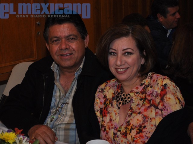 cena familiar del Club Rotario Tijuana Independencia  anfitrion profe Humberto Ramiro Vaca
