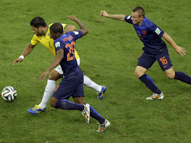 Holanda se queda con el 3er lugar al vencer a Brasil 3-0