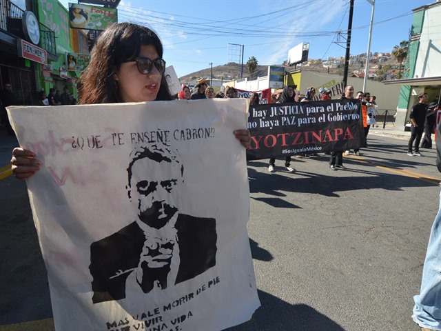 Protestan por Ayotzinapa en Ensenada