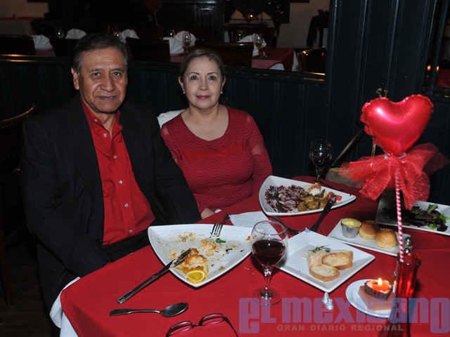 Una cena romántica para celebrar San Valentín.