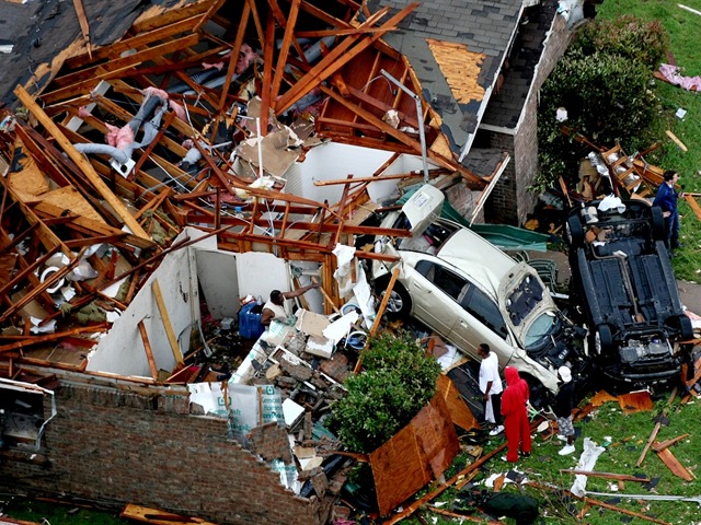 Provocan graves daños tornados en Dallas