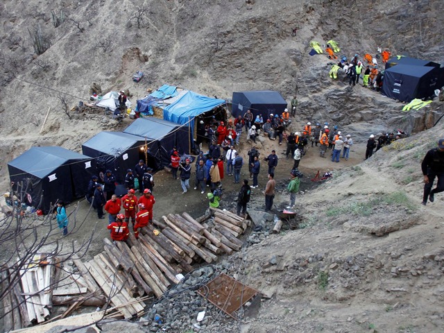 Quedan atrapados mineros en Perú