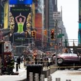 Embisten a peatones en Times Square