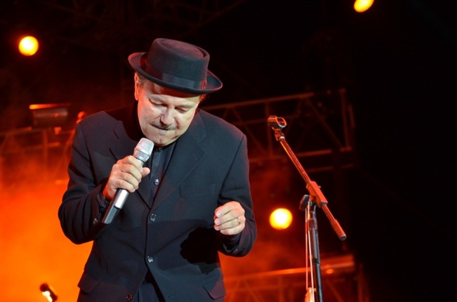 Rubén Blades enciende la noche con su ritmo salsero en la Explanada del Cecut