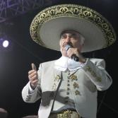 Dice adios Vicente Fernández a Tijuana
