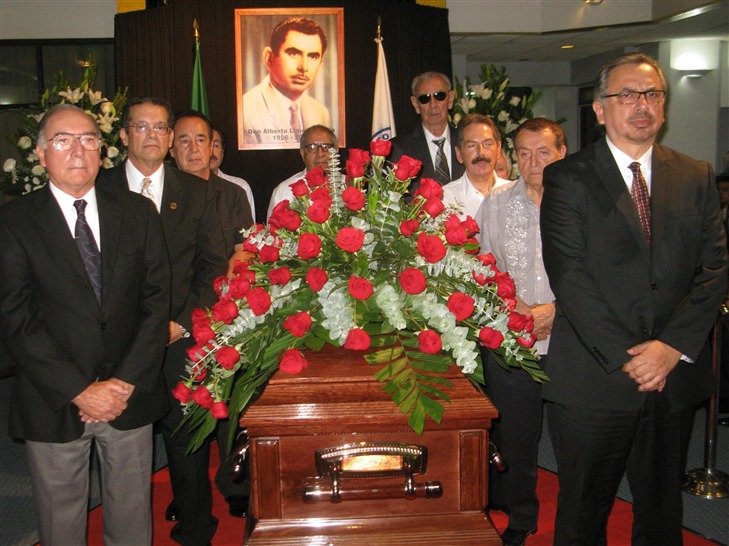 Homenaje de Canaco a Alberto Limón Padilla