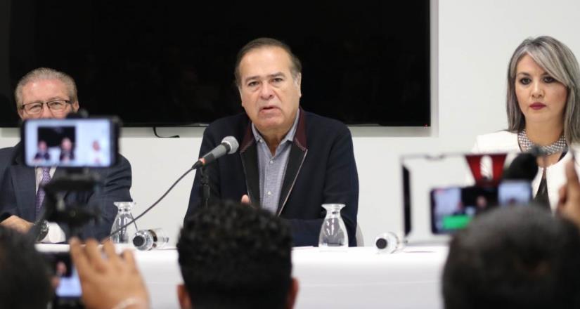 Arturo González presenta solicitud para que inicien trabajos de transición