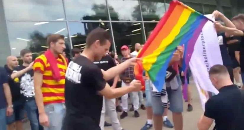 Tensión en un desfile del orgullo LGTBI en Polonia.
