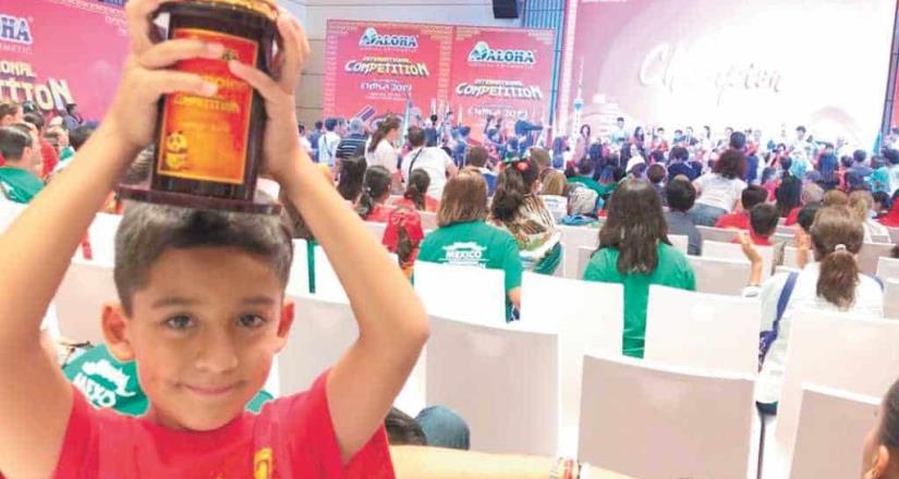 Niño mexicano gana competencia mundial de cálculo mental