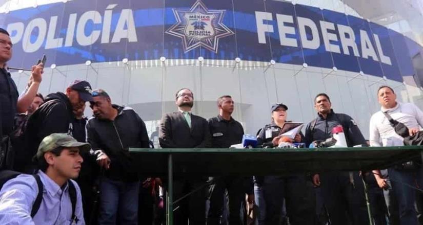 Policías federales bloquean avenida de la CDMX