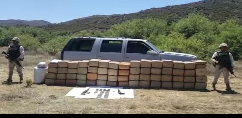 Detienen Ejército Mexicano una camioneta con droga