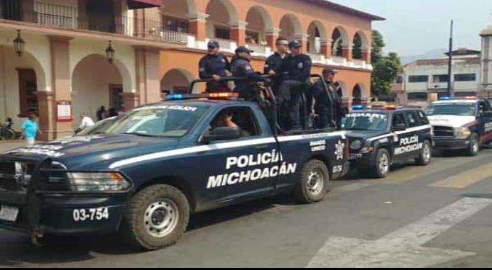 Investigan camioneta relacionada con multihomicidio de Uruapan