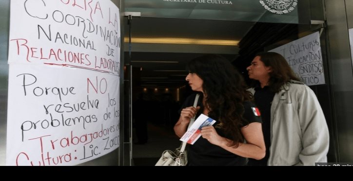 Trabajadores del sector cultural se manifiestan en Reforma