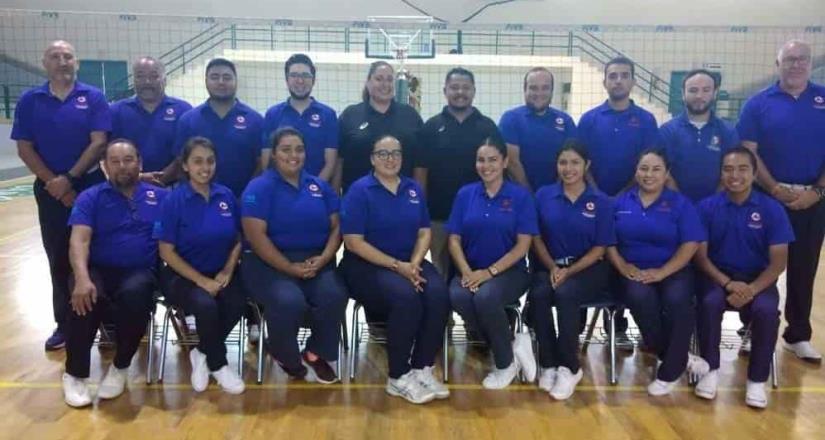 Se actualizan árbitros de voleibol en Ensenada