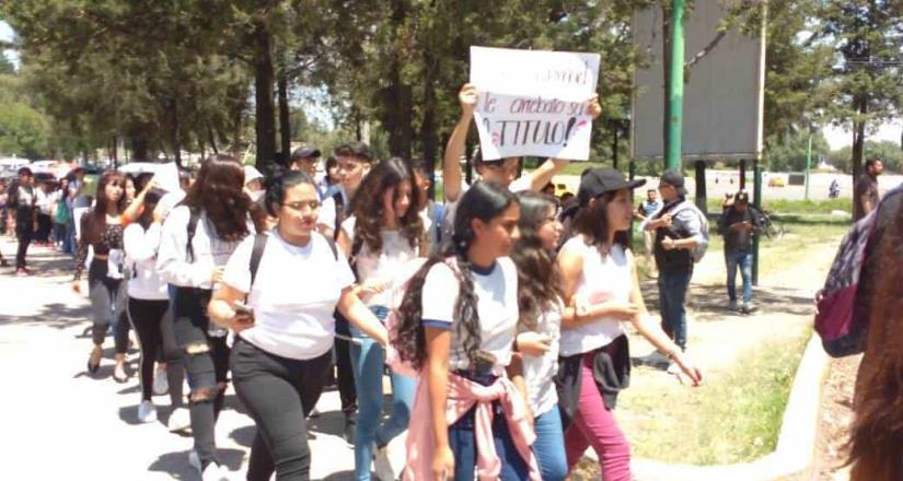 Marchan para exigir seguridad tras asesinato de estudiante