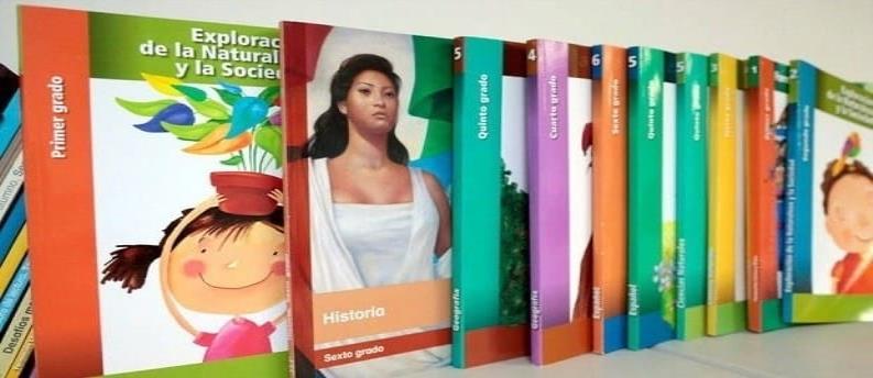 Vuelca camión militar en Chiapas; transportaba libros de texto