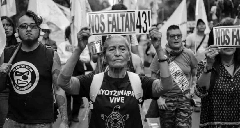 Por omisiones, van tras exservidores en caso Ayotzinapa
