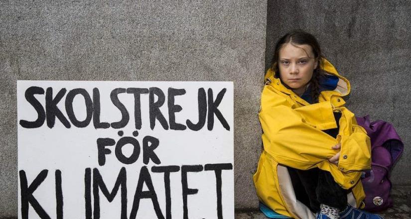 Estamos al borde de la extinción y de lo único que ustedes hablan es de dinero: Greta Thunberg