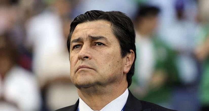 Luis Fernando Tena es el nuevo técnico de Chivas