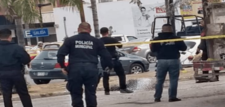 Asesinan a maestra en pleno desfile en Coahuila 