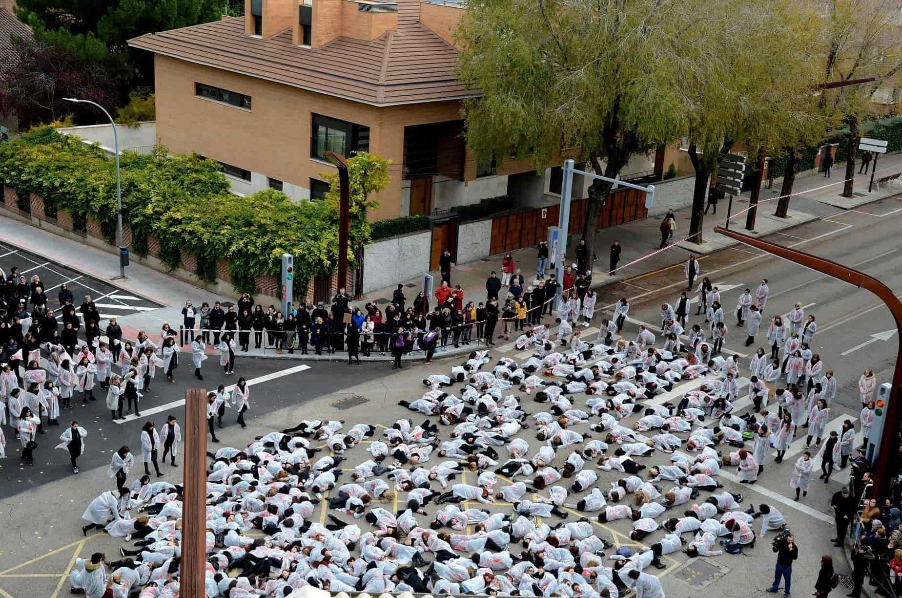 En Guadalajara (España) representaron cada una de las víctimas asesinadas por la violencia machista