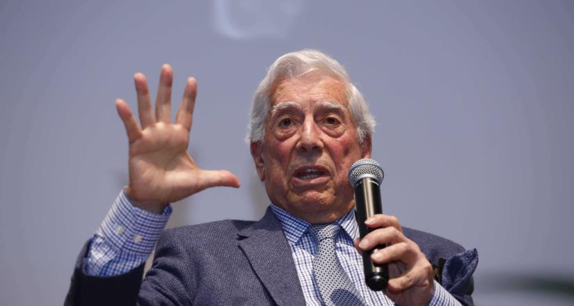 Temo populismo de AMLO nos lleve a la dictadura: Vargas Llosa 