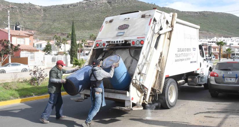 Acumulación de basura contamina afluentes de agua