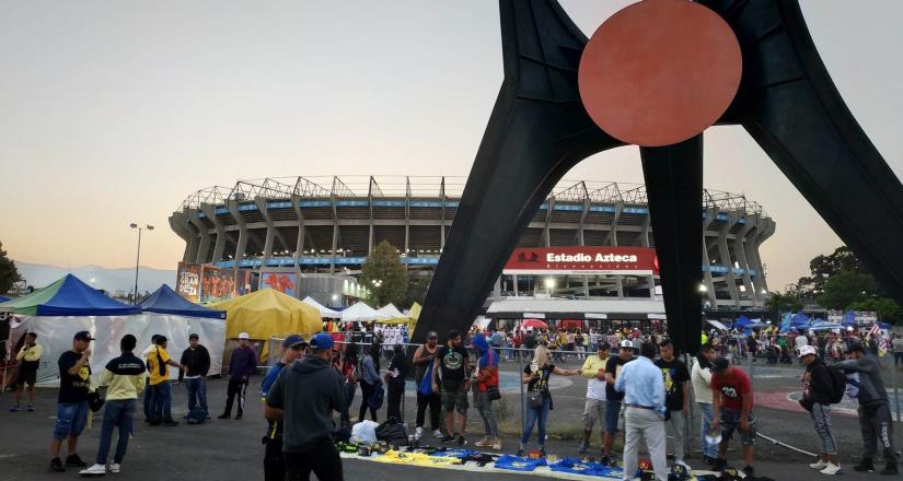 Denuncian asaltos afuera del Estadio Azteca