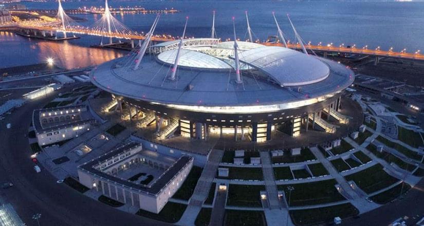 Hombre muere tras derrumbe de un estadio deportivo en Rusia