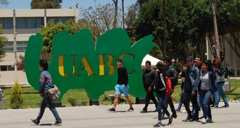 Adelanta UABC inicio de clases en línea