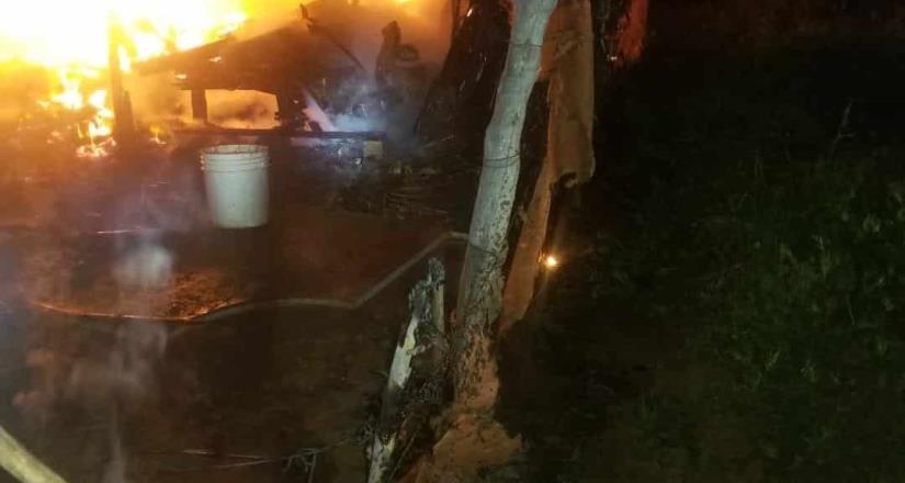 Encuentran un cuerpo al incendiarse una vivienda