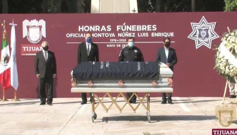 Se llevan a cabo servicios fúnebres al agente Luis Enrique Montoya