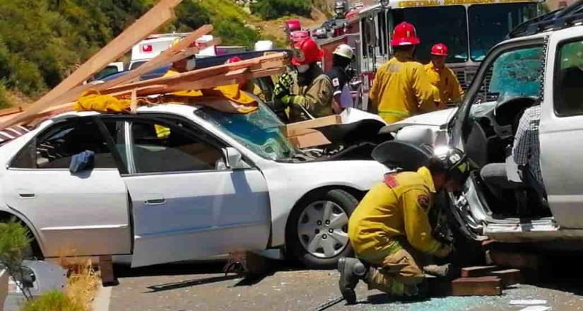 1 muerto y 3 lesionados accidente carretero sobre la carretera libre Tecate – Mexicali