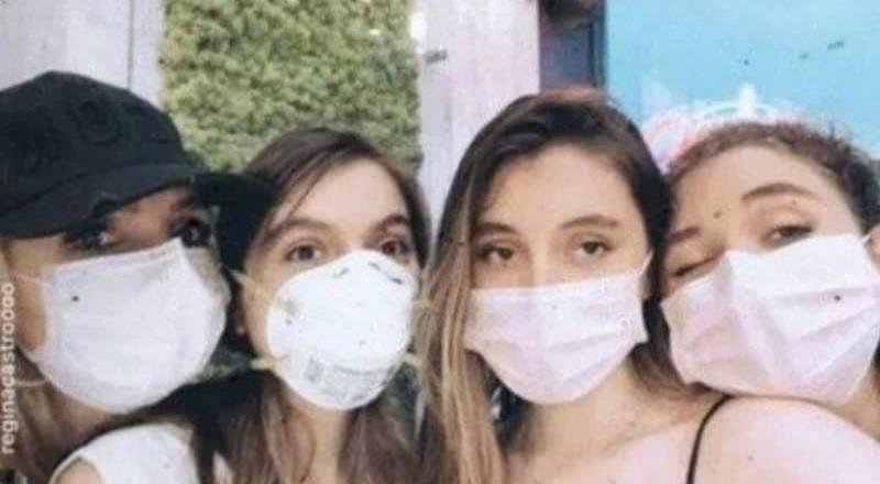 Posa Angélica Rivera con sus hijas con cubrebocas en redes sociales