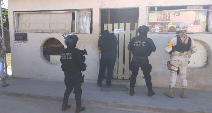 Ejecuta la FGE tres ordenes de cateo y arresta a dos presuntos narcomenudistas en Rosarito