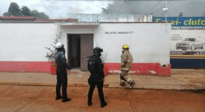 Sujetos incendian oficinas del PRI en Oaxaca; fiscalía investiga