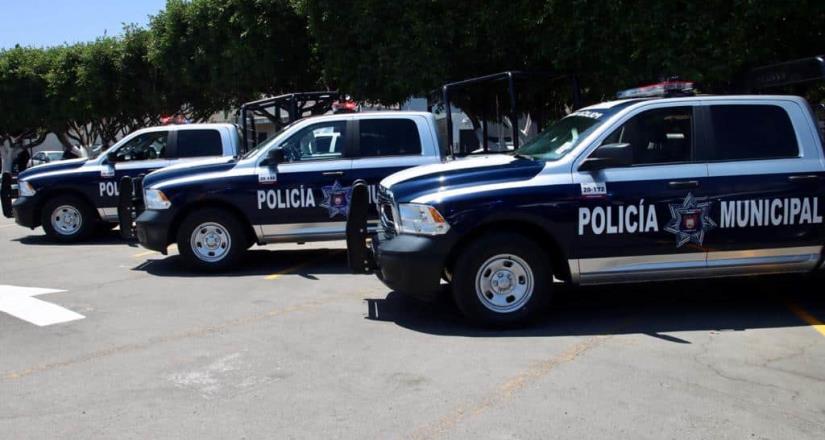 Entrega Arturo González 11 unidades patrullas al distrito La Mesa