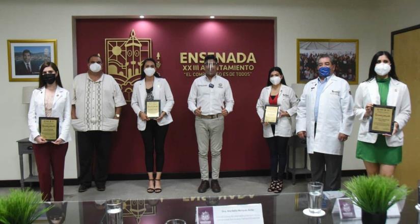Agradeció Ayala apoyo de doctoras en filtros sanitarios
