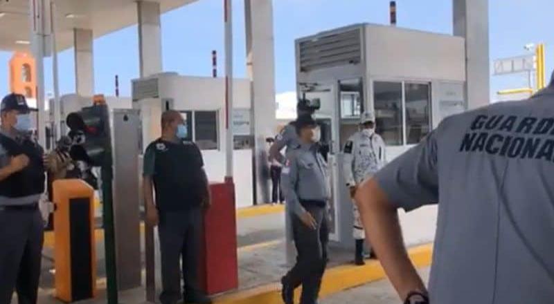 Civiles vuelven a tomar casetas en Playas de Tijuana