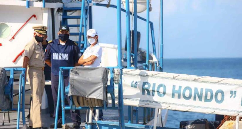 Refuerza Puerto Morelos retiro de sargazo con buque Río Hondo en altamar