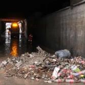 Huracán Hanna arrastra basura por las calles más transitadas de Monterrey