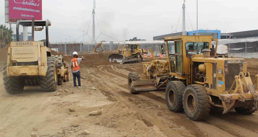 Avanzan trabajos en cruce fronterizo puerta México - San Ysidro