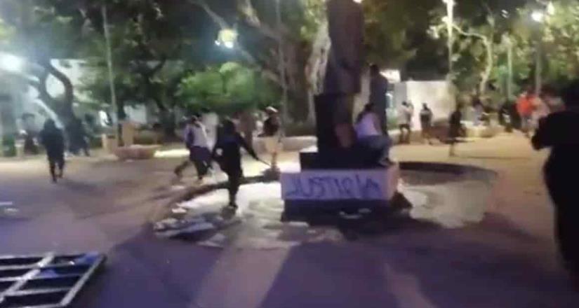 Policías de Cancún dispersan a grupo de manifestantes con disparos