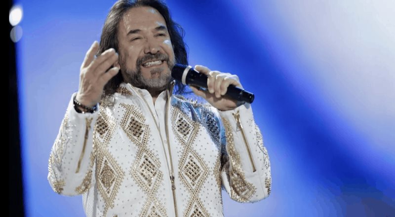 El Buki da clases de labia romántica con tremendo tuitazo