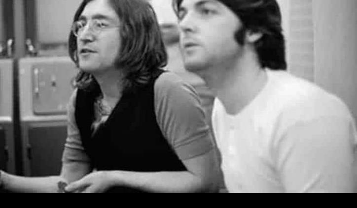 Paul McCartney y Ringo Starr recuerdan con fotos a John Lennon