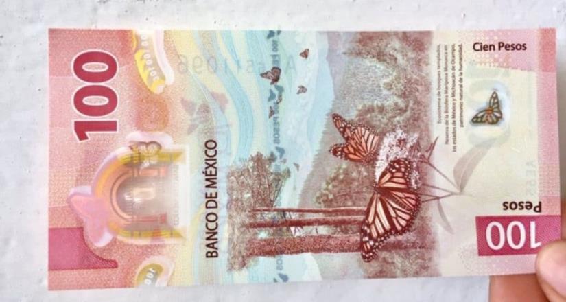 Niño vende su billete nuevo de 100 pesos para comprar regalo a su mamá