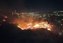 Bomberos atienden incendio en la colonia Anexa del Río