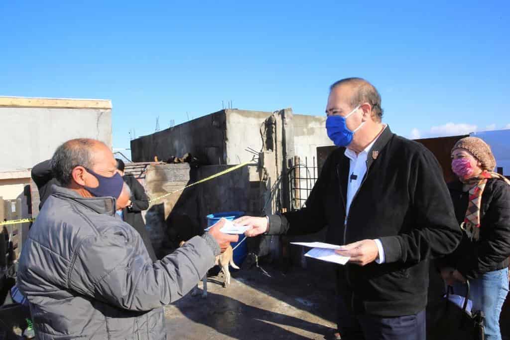 Ayuntamiento entrega vales para refrigeradores a afectados de Cumbres del Rubí: Arturo González