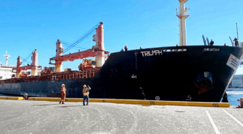 Coadyuvan en labores de remoción del buque Triumph en Ensenada, Baja California